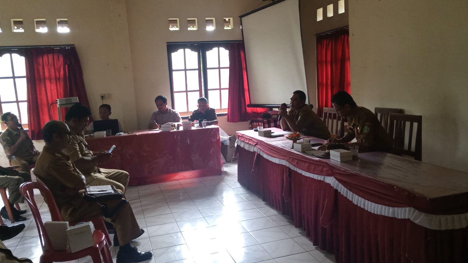 RAPAT KOORDINASI SEKRETARIS DESA SE-KECAMATAN SELEMADEG TIMUR