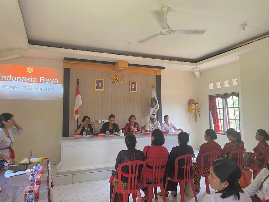 PEMBINAAN 10 PROGRAM PKK OLEH TIM KABUPATEN